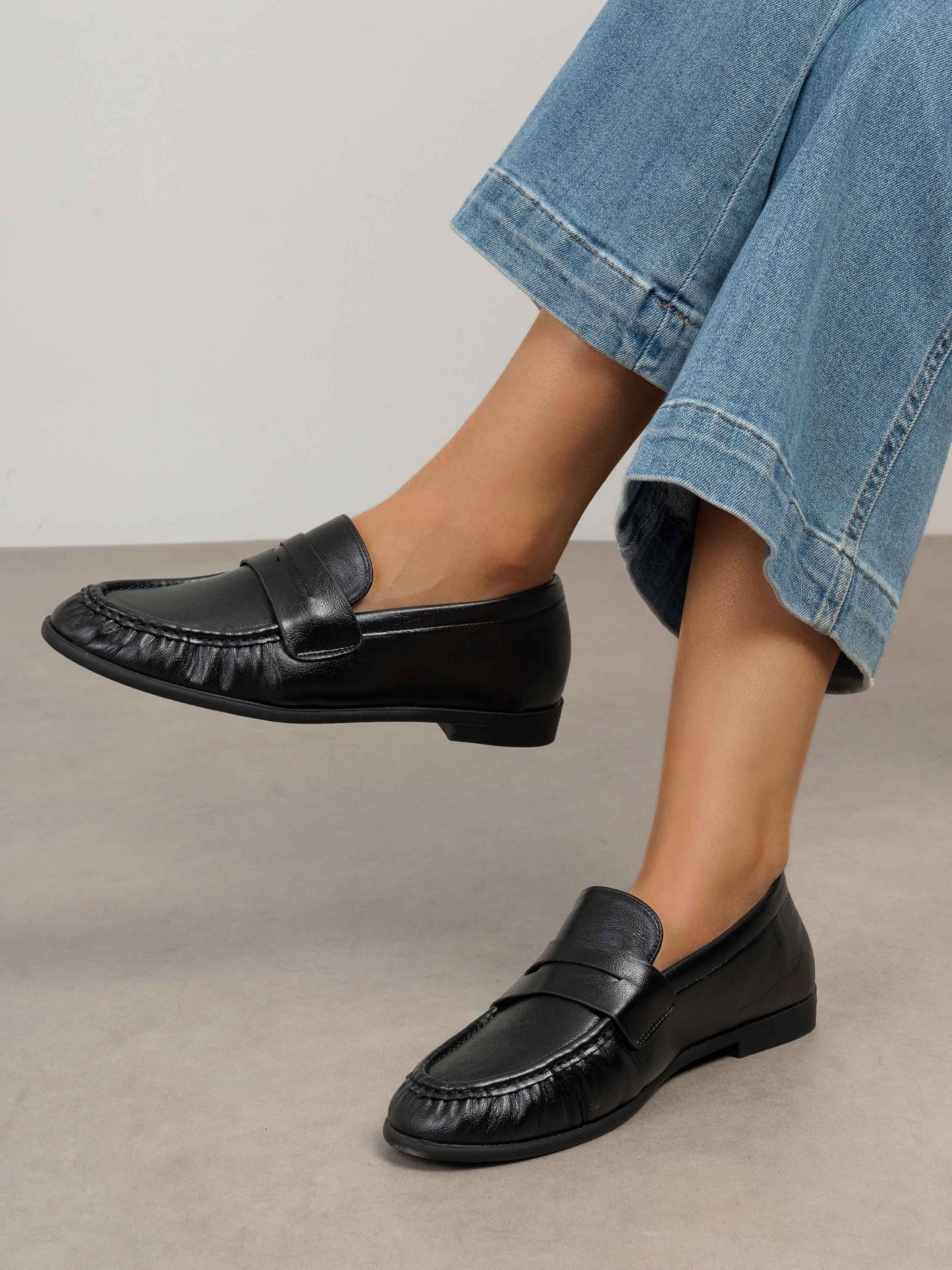 Yrsa - Loafers i læderlook med et klassisk og elegant udtryk